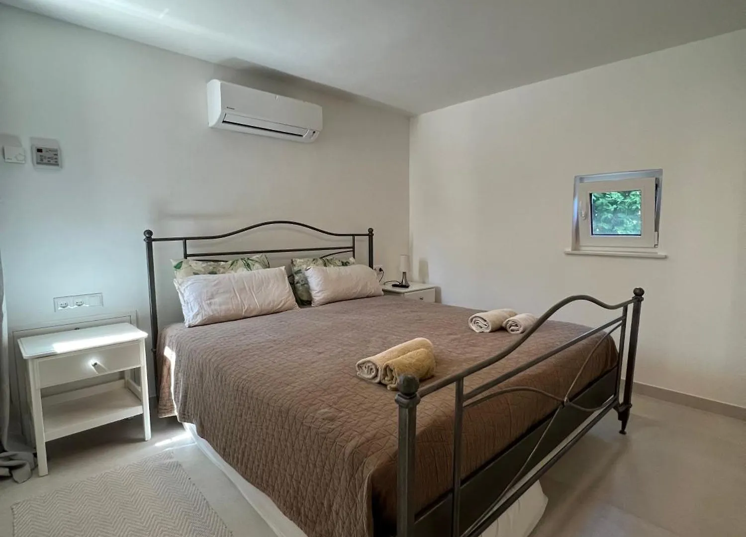Moderne Villa Mit Pool Sant Josep de sa Talaia Spain